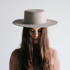 Gigi Pip Dahlia in Grey • NWOT